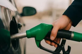В Госдуме предложили давать скидку на бензин аккуратным водителям