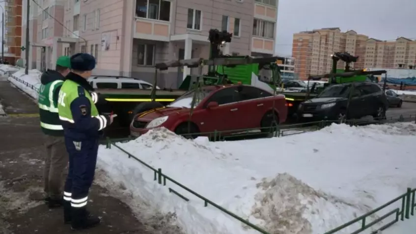 ГАИ стала массово штрафовать водителей в собственных дворах